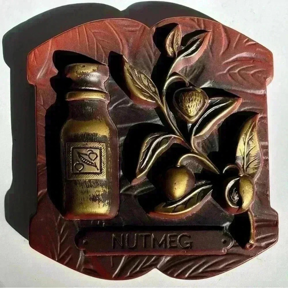 1976 Miller Studio  chalkware Nutmeg wall hanging with faux metallic paint - Picture 1 of 5